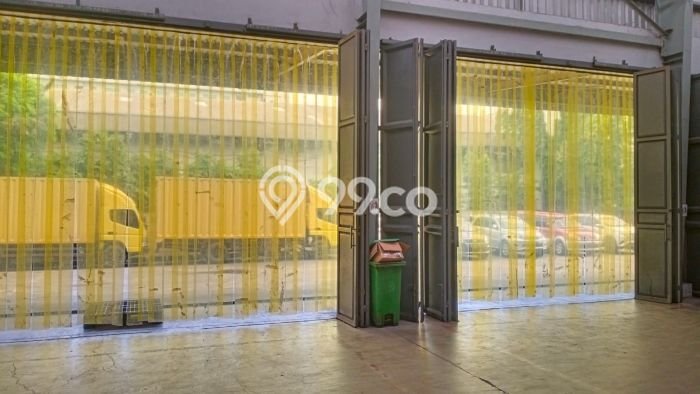 LOKASI STRATEGIS! Gudang Kawasan Pulo Gadung, Luas 6480m², Akses Utama LOKASI STRATEGIS! Gudang Kawasan Pulo Gadung, Luas 6480m², Akses Utama