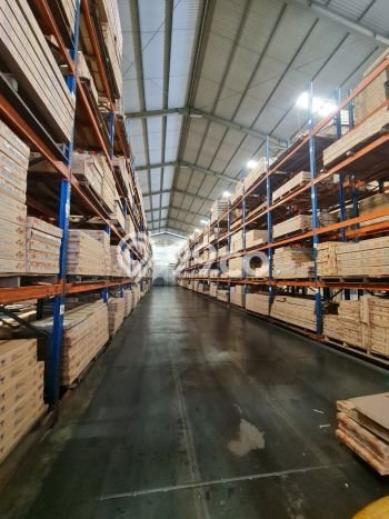 INVESTASI POTENSIAL! Gudang Kawasan Daan Mogot, Luas 3500m², Kawasan Komersial INVESTASI POTENSIAL! Gudang Kawasan Daan Mogot, Luas 3500m², Kawasan Komersial