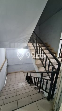 INVESTASI POTENSIAL! Gudang Kawasan Daan Mogot, Luas 3500m², Kawasan Komersial INVESTASI POTENSIAL! Gudang Kawasan Daan Mogot, Luas 3500m², Kawasan Komersial