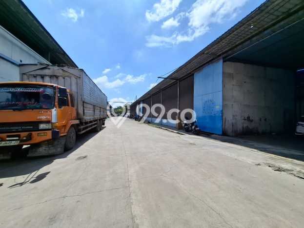 Unit Gudang Paling Strategis di Cakung Jakarta Timur dengan LB 1150m2 Unit Gudang Paling Strategis di Cakung Jakarta Timur dengan LB 1150m2