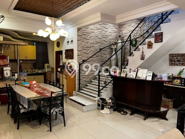 Jual Rumah Luas Elegan Dengan View Eksklusif di Duta Harapan, Bekasi Jual Rumah Luas Elegan Dengan View Eksklusif di Duta Harapan, Bekasi