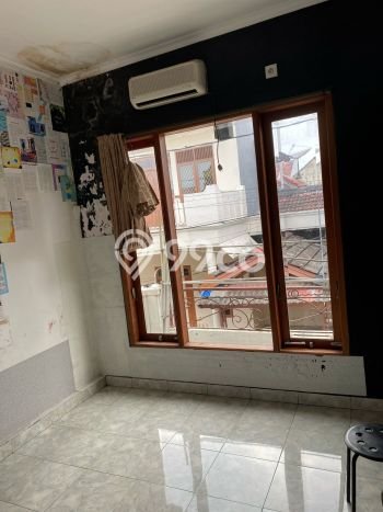 Rumah Luas Asri 3 KT Siap Pakai di harapan indah Bekasi Rumah Luas Asri 3 KT Siap Pakai di harapan indah Bekasi