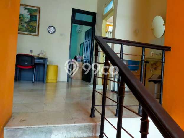 Rumah Elit Modern Tanpa Renovasi di Penggilingan Jakarta Timur Rumah Elit Modern Tanpa Renovasi di Penggilingan Jakarta Timur
