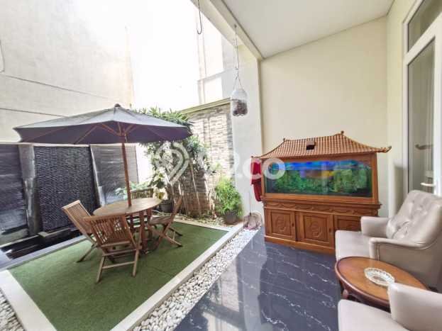 Jual Rumah Luas Elegan Dengan View Cantik di Pondok Indah, Jakarta Selatan Jual Rumah Luas Elegan Dengan View Cantik di Pondok Indah, Jakarta Selatan