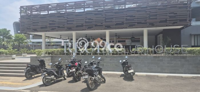Rumah Luxury Modern Siap Huni di Summarecon Crown Gading Bekasi Rumah Luxury Modern Siap Huni di Summarecon Crown Gading Bekasi