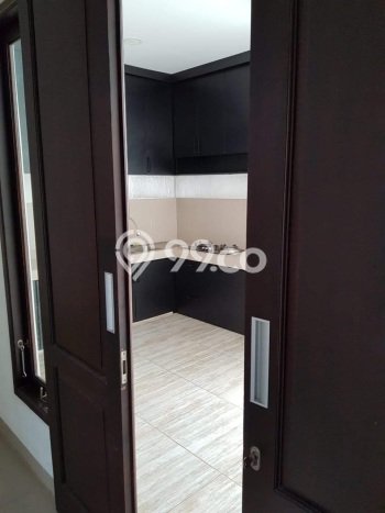 Rumah Strategis Minimalis Lb 110m2 di Ciputat, Tangerang Selatan Rumah Strategis Minimalis Lb 110m2 di Ciputat, Tangerang Selatan