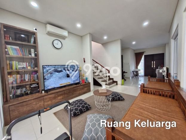 For Sale! Luxury House LT 220m2 Desain Modern di Pulogebang For Sale! Luxury House LT 220m2 Desain Modern di Pulogebang