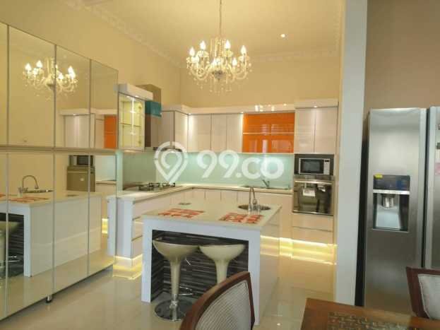 Jual Rumah Mewah Megah Dengan View Cantik di Jatimelati, Bekasi Jual Rumah Mewah Megah Dengan View Cantik di Jatimelati, Bekasi