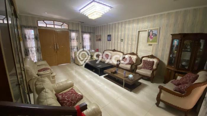 Jual Rumah Mewah Megah Dengan View Eksklusif di Harapan Indah, Bekasi Jual Rumah Mewah Megah Dengan View Eksklusif di Harapan Indah, Bekasi