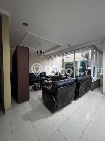 Rumah Sederhana Dijual di Kelapa Gading 4 Kamar dengan LT 187m2 Rumah Sederhana Dijual di Kelapa Gading 4 Kamar dengan LT 187m2