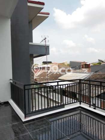 Dijual Hunian Rumah Terawat 3 Kamar di Harapan Indah, Bekasi Dijual Hunian Rumah Terawat 3 Kamar di Harapan Indah, Bekasi