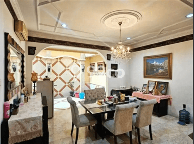 Ready to Use! Luxury House LT 242m2 Desain Elegan di Tomang Ready to Use! Luxury House LT 242m2 Desain Elegan di Tomang