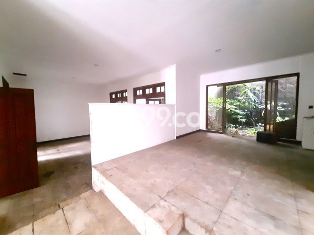 Ready to Use! Luxury House LT 329m2 Desain Modern di Tanjung Duren Ready to Use! Luxury House LT 329m2 Desain Modern di Tanjung Duren