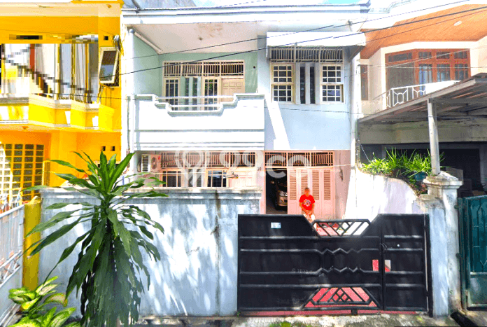 Rumah Elit LB 180m2 Siap Pakai Desain Elegan di Tanjung Duren, Jakarta Barat Rumah Elit LB 180m2 Siap Pakai Desain Elegan di Tanjung Duren, Jakarta Barat