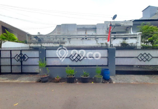 For Sale! Luxury House LT 326m2 Desain Elegan di Tomang For Sale! Luxury House LT 326m2 Desain Elegan di Tomang
