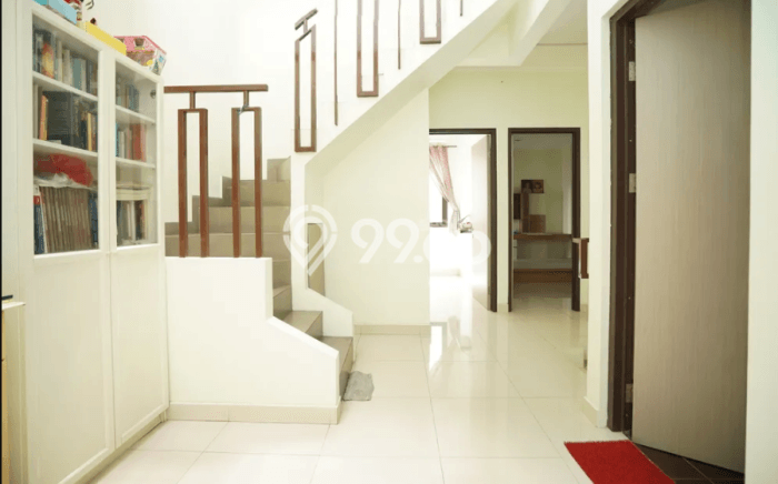 Dijual Rumah Luas Megah Dengan View Eksklusif di Tomang, Jakarta Barat Dijual Rumah Luas Megah Dengan View Eksklusif di Tomang, Jakarta Barat