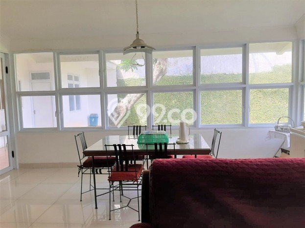 Hunian Elit LB 250m2 Siap Pakai Desain Elegan di Bintaro, Tangerang Selatan Hunian Elit LB 250m2 Siap Pakai Desain Elegan di Bintaro, Tangerang Selatan