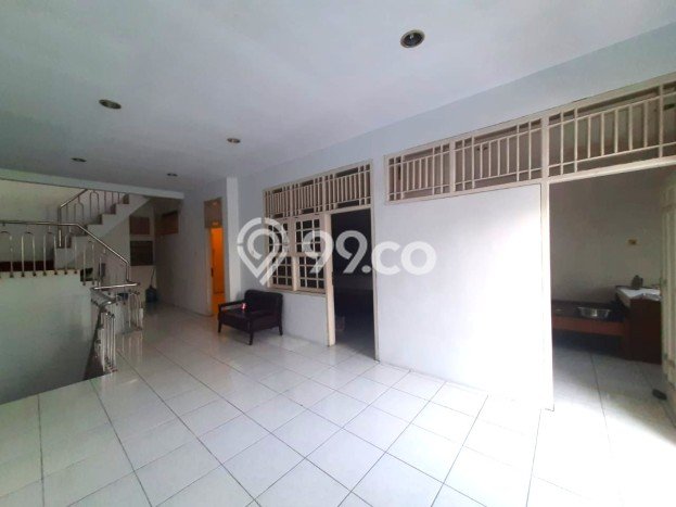 Rumah Elit LB 180m2 Siap Pakai Desain Elegan di Tanjung Duren, Jakarta Barat Rumah Elit LB 180m2 Siap Pakai Desain Elegan di Tanjung Duren, Jakarta Barat