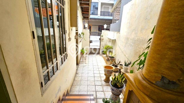 Dijual Rumah Mewah Megah Dengan View Cantik di Cideng, Jakarta Pusat Dijual Rumah Mewah Megah Dengan View Cantik di Cideng, Jakarta Pusat