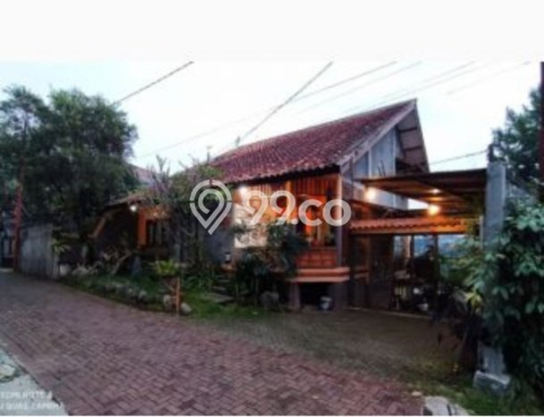Rumah Lokasi Strategis area Cigadung, Bandung, Luas 307m2m² LB 300m2m² Rumah Lokasi Strategis area Cigadung, Bandung, Luas 307m2m² LB 300m2m²