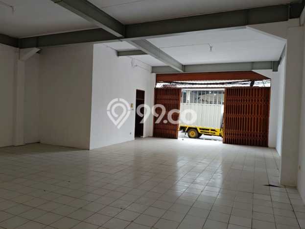 Ruko Dijual di Jakarta Barat LT 144m2 & LB 575m2 Lokasi Terbaik! Ruko Dijual di Jakarta Barat LT 144m2 & LB 575m2 Lokasi Terbaik!