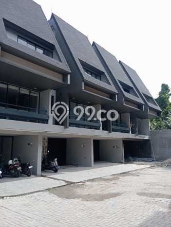 Rumah Mewah LB 240m2 Siap Pakai Desain Elegan di Kemang, Jakarta Selatan Rumah Mewah LB 240m2 Siap Pakai Desain Elegan di Kemang, Jakarta Selatan