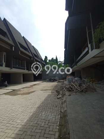 Rumah Mewah LB 240m2 Siap Pakai Desain Elegan di Kemang, Jakarta Selatan Rumah Mewah LB 240m2 Siap Pakai Desain Elegan di Kemang, Jakarta Selatan