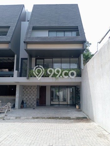 Rumah Mewah LB 240m2 Siap Pakai Desain Elegan di Kemang, Jakarta Selatan Rumah Mewah LB 240m2 Siap Pakai Desain Elegan di Kemang, Jakarta Selatan