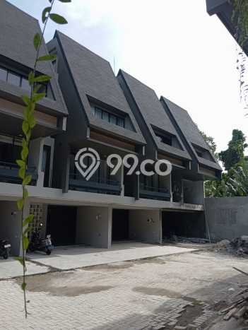 Rumah Mewah LB 240m2 Siap Pakai Desain Elegan di Kemang, Jakarta Selatan Rumah Mewah LB 240m2 Siap Pakai Desain Elegan di Kemang, Jakarta Selatan