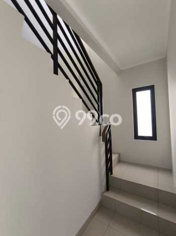 Rumah Luas Asri 2 KT Siap Huni di Summarecon Crown Gading Bekasi Rumah Luas Asri 2 KT Siap Huni di Summarecon Crown Gading Bekasi