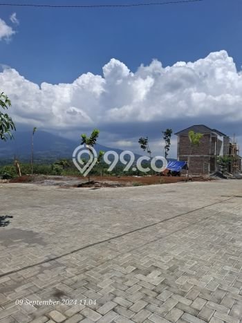 Rumah Strategis Modern Lb 74m2 di Banyumanik, Semarang Rumah Strategis Modern Lb 74m2 di Banyumanik, Semarang