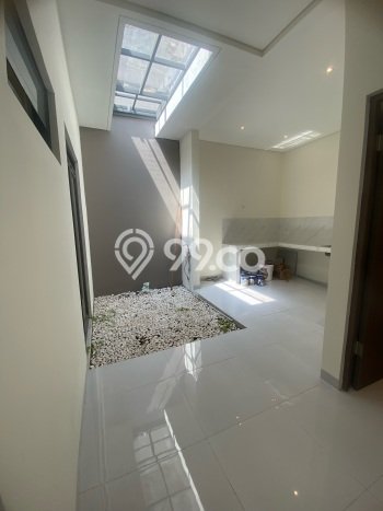 Rumah Modern 3 KT di Taman Kopo Indah Bandung Unfurnished Rumah Modern 3 KT di Taman Kopo Indah Bandung Unfurnished