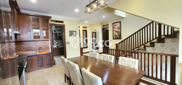 Disewakan! Rumah 5 Kamar Tidur &
5 Kamar Mandi di Ciumbuleuit, Bandung Disewakan! Rumah 5 Kamar Tidur &
5 Kamar Mandi di Ciumbuleuit, Bandung