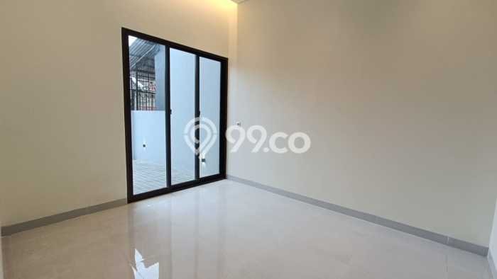 Rumah Modern 3 KT di Taman Kopo Indah Bandung Unfurnished Rumah Modern 3 KT di Taman Kopo Indah Bandung Unfurnished