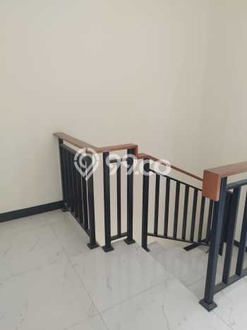 Disewakan! Rumah 3 Kamar Tidur &
2 Kamar Mandi di Taman Kopo Indah, Bandung Disewakan! Rumah 3 Kamar Tidur &
2 Kamar Mandi di Taman Kopo Indah, Bandung