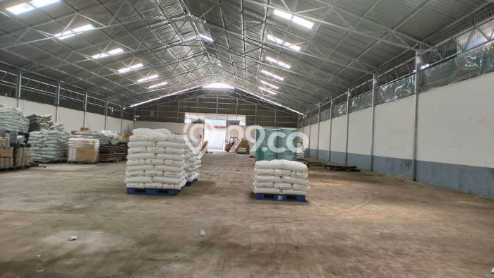 Gudang Disewakan di Area Ramai Pulo Gadung, Jakarta Timur Gudang Disewakan di Area Ramai Pulo Gadung, Jakarta Timur
