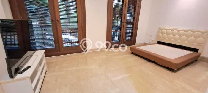 Rumah Bagus Disewakan di Cipete, Jakarta Selatan LT 700m2, LB 1000m2 Rumah Bagus Disewakan di Cipete, Jakarta Selatan LT 700m2, LB 1000m2