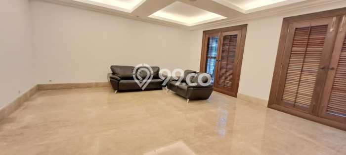 Rumah Bagus Disewakan di Cipete, Jakarta Selatan LT 700m2, LB 1000m2 Rumah Bagus Disewakan di Cipete, Jakarta Selatan LT 700m2, LB 1000m2