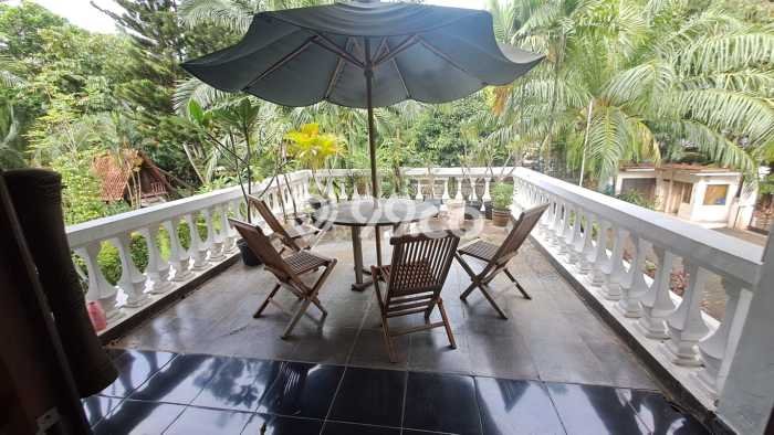 Hunian Modern dengan LT 1900m2 & LB 1000m2 Dikontrakkan di Cipete Hunian Modern dengan LT 1900m2 & LB 1000m2 Dikontrakkan di Cipete