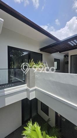 Hunian Mewah Dijual LT 300m2 di BSD, Tangerang Selatan Hunian Mewah Dijual LT 300m2 di BSD, Tangerang Selatan