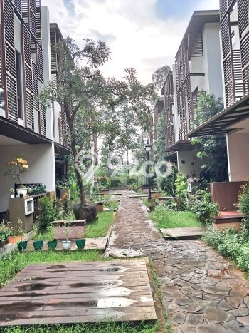 For Sale Rumah 2 Kamar Lokasi Strategis Nyaman dan Strategis di BSD For Sale Rumah 2 Kamar Lokasi Strategis Nyaman dan Strategis di BSD