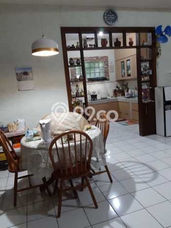 Rumah Elit Modern Tanpa Renovasi di Pondok Labu Jakarta Selatan Rumah Elit Modern Tanpa Renovasi di Pondok Labu Jakarta Selatan