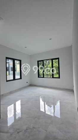 Hunian Mewah Dijual LT 300m2 di BSD, Tangerang Selatan Hunian Mewah Dijual LT 300m2 di BSD, Tangerang Selatan