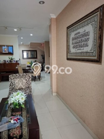 Hunian Elit LB 200m2 Siap Pakai Desain Elegan di Pondok Indah, Jakarta Selatan Hunian Elit LB 200m2 Siap Pakai Desain Elegan di Pondok Indah, Jakarta Selatan