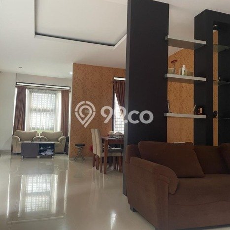 Rumah Mewah LB 200m2 Siap Pakai Desain Elegan di Bintaro, Tangerang Selatan Rumah Mewah LB 200m2 Siap Pakai Desain Elegan di Bintaro, Tangerang Selatan