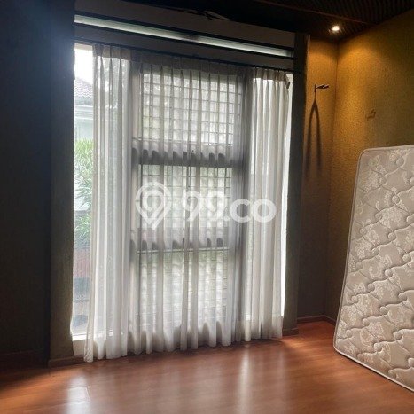Rumah Mewah LB 200m2 Siap Pakai Desain Elegan di Bintaro, Tangerang Selatan Rumah Mewah LB 200m2 Siap Pakai Desain Elegan di Bintaro, Tangerang Selatan