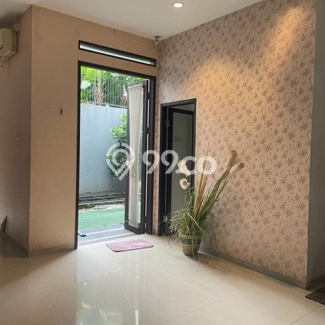 Rumah Mewah LB 200m2 Siap Pakai Desain Elegan di Bintaro, Tangerang Selatan Rumah Mewah LB 200m2 Siap Pakai Desain Elegan di Bintaro, Tangerang Selatan