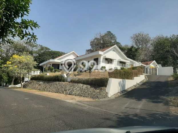 Dijual Rumah Premium dengan Fasilitas Sekitar Komplit di Semarang Timur, Semarang Dijual Rumah Premium dengan Fasilitas Sekitar Komplit di Semarang Timur, Semarang