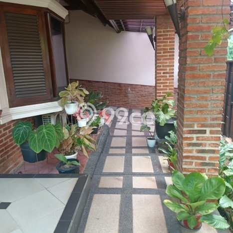 Ready to Use! Luxury House LT 320m2 Desain Elegan di Lebak Bulus Ready to Use! Luxury House LT 320m2 Desain Elegan di Lebak Bulus