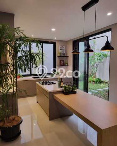 Rumah Luxury Modern Tanpa Renovasi di BSD Tangerang Rumah Luxury Modern Tanpa Renovasi di BSD Tangerang
